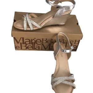 Silver Comfort Wedge Cushioned Sandal Size 8.5